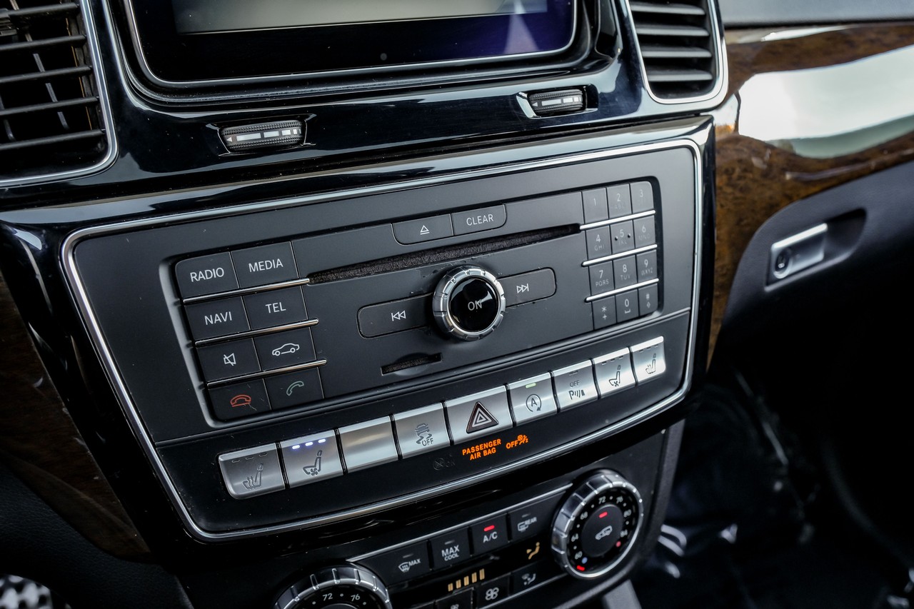 Mercedes-Benz GLE Vehicle Main Gallery Image 31