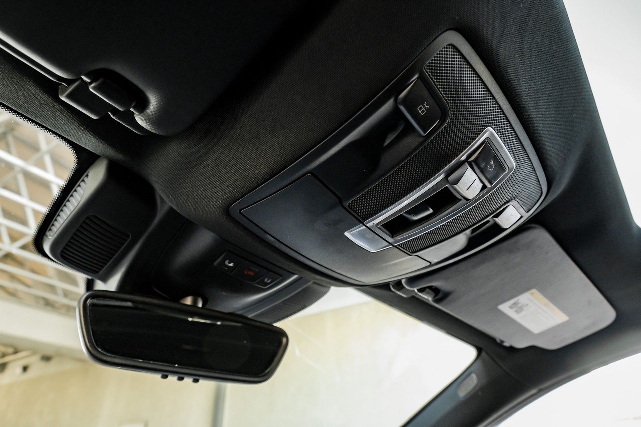 Mercedes-Benz GLE Vehicle Main Gallery Image 38