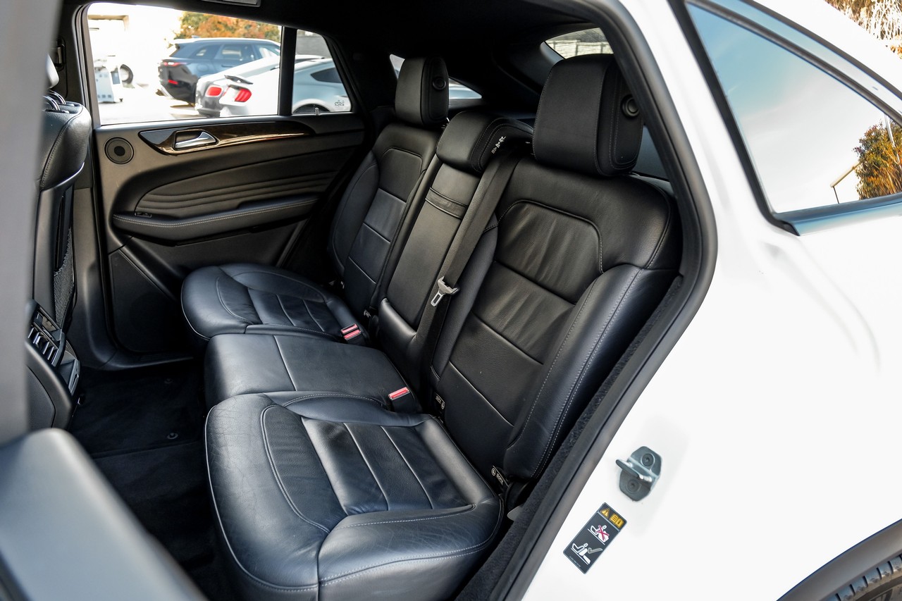 Mercedes-Benz GLE Vehicle Main Gallery Image 45