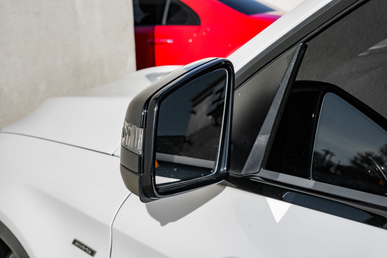 Mercedes-Benz GLE Vehicle Main Gallery Image 46