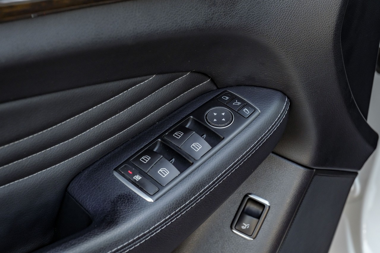 Mercedes-Benz GLE Vehicle Main Gallery Image 49