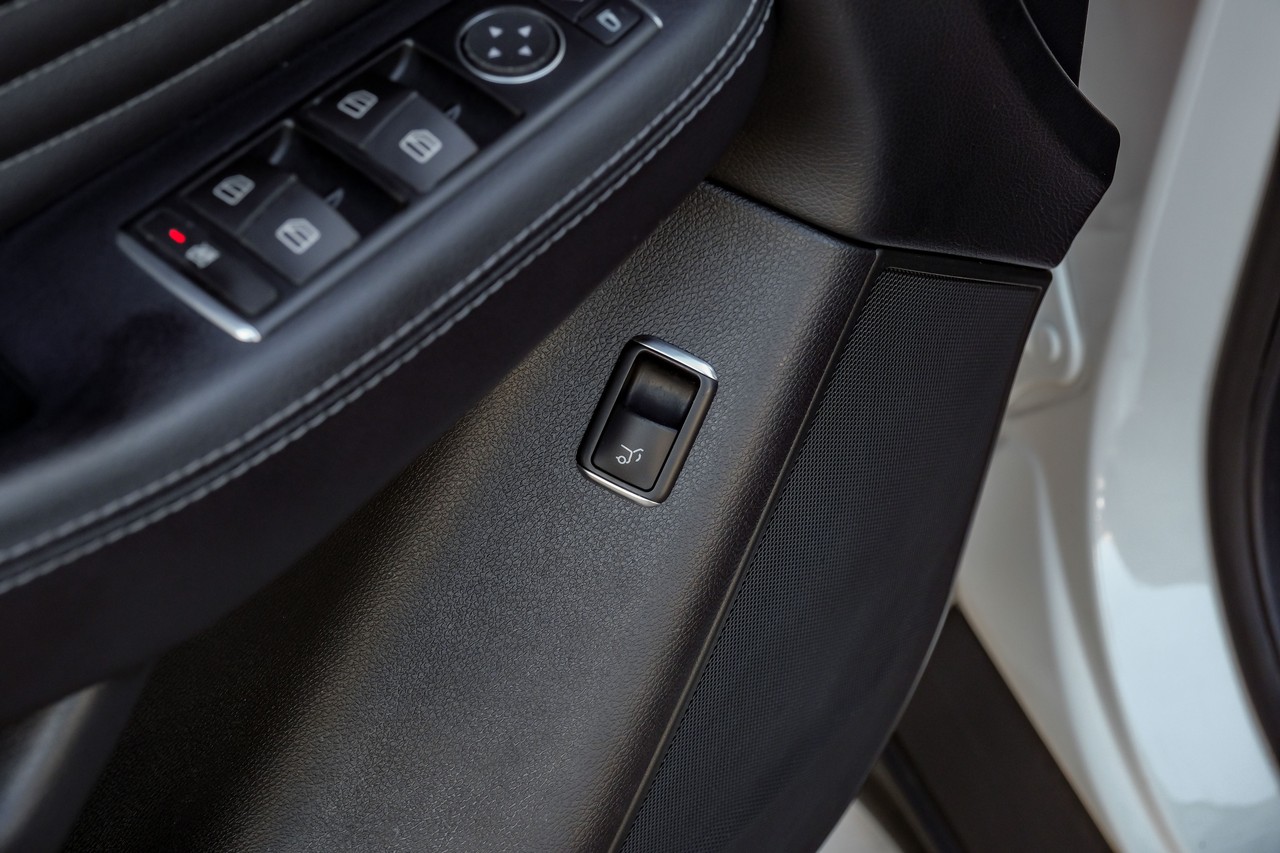 Mercedes-Benz GLE Vehicle Main Gallery Image 50