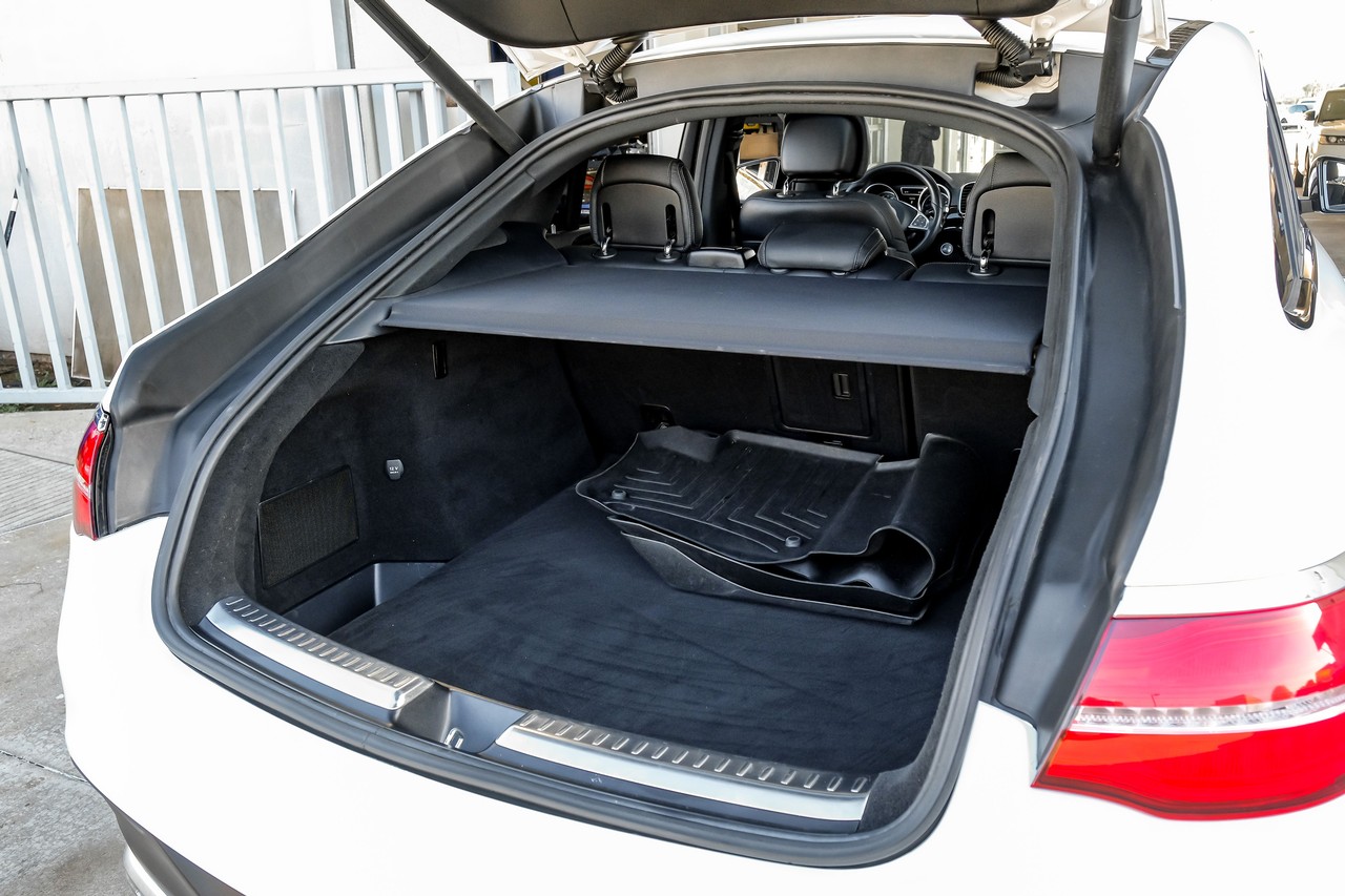 Mercedes-Benz GLE Vehicle Main Gallery Image 61