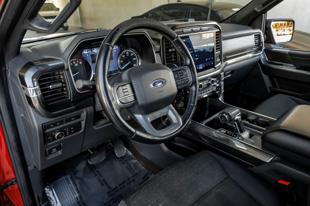 Ford F-150 Vehicle Main Gallery Image 03