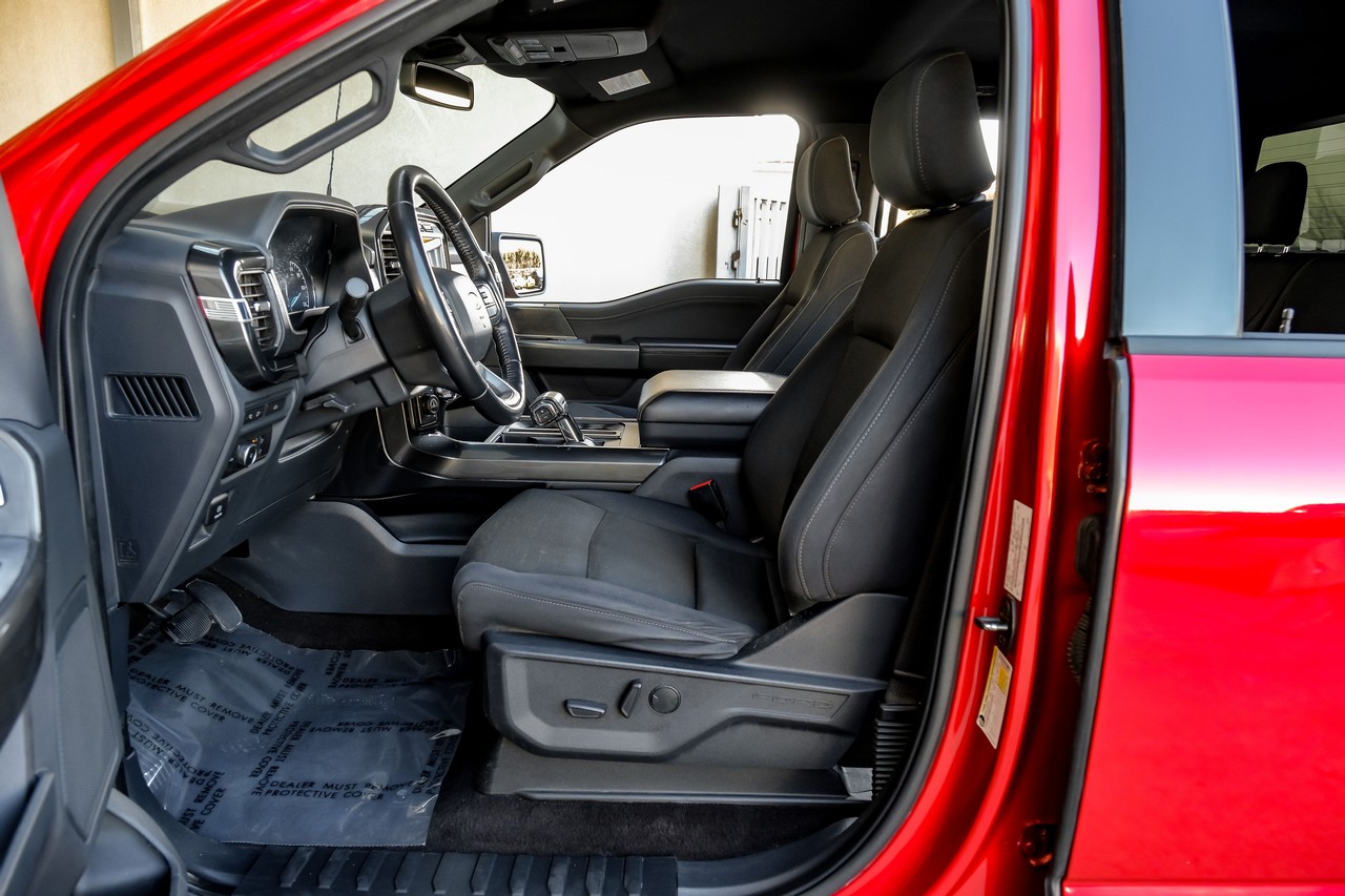 Ford F-150 Vehicle Main Gallery Image 04