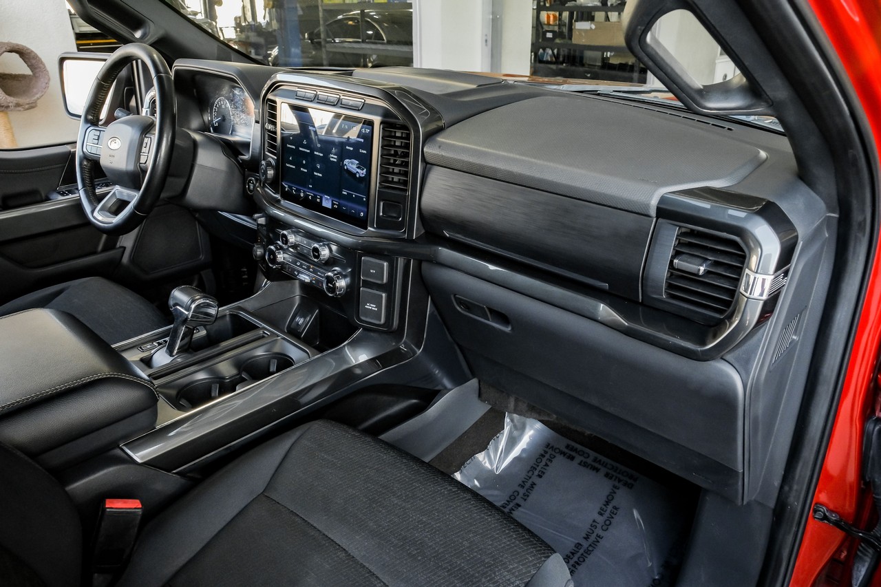 Ford F-150 Vehicle Main Gallery Image 11