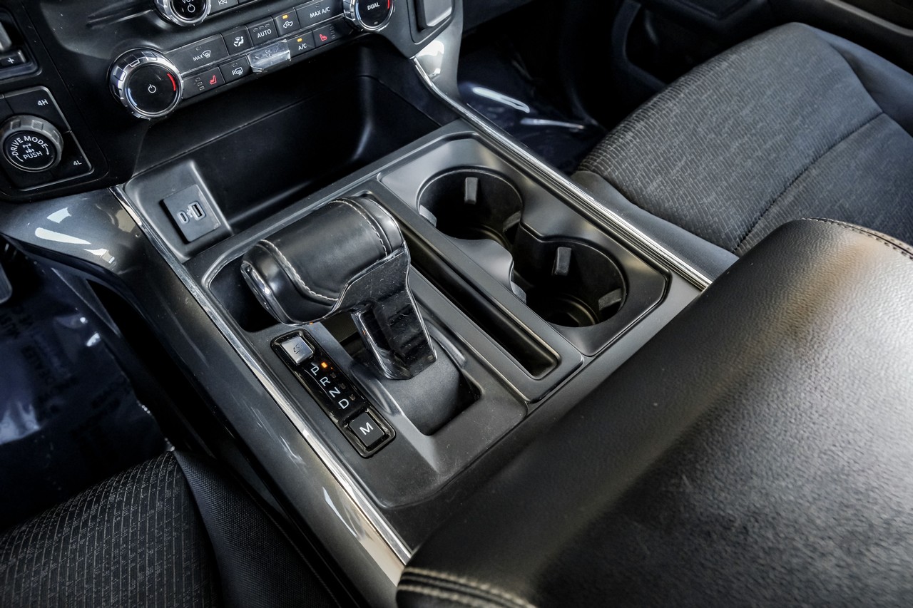 Ford F-150 Vehicle Main Gallery Image 25