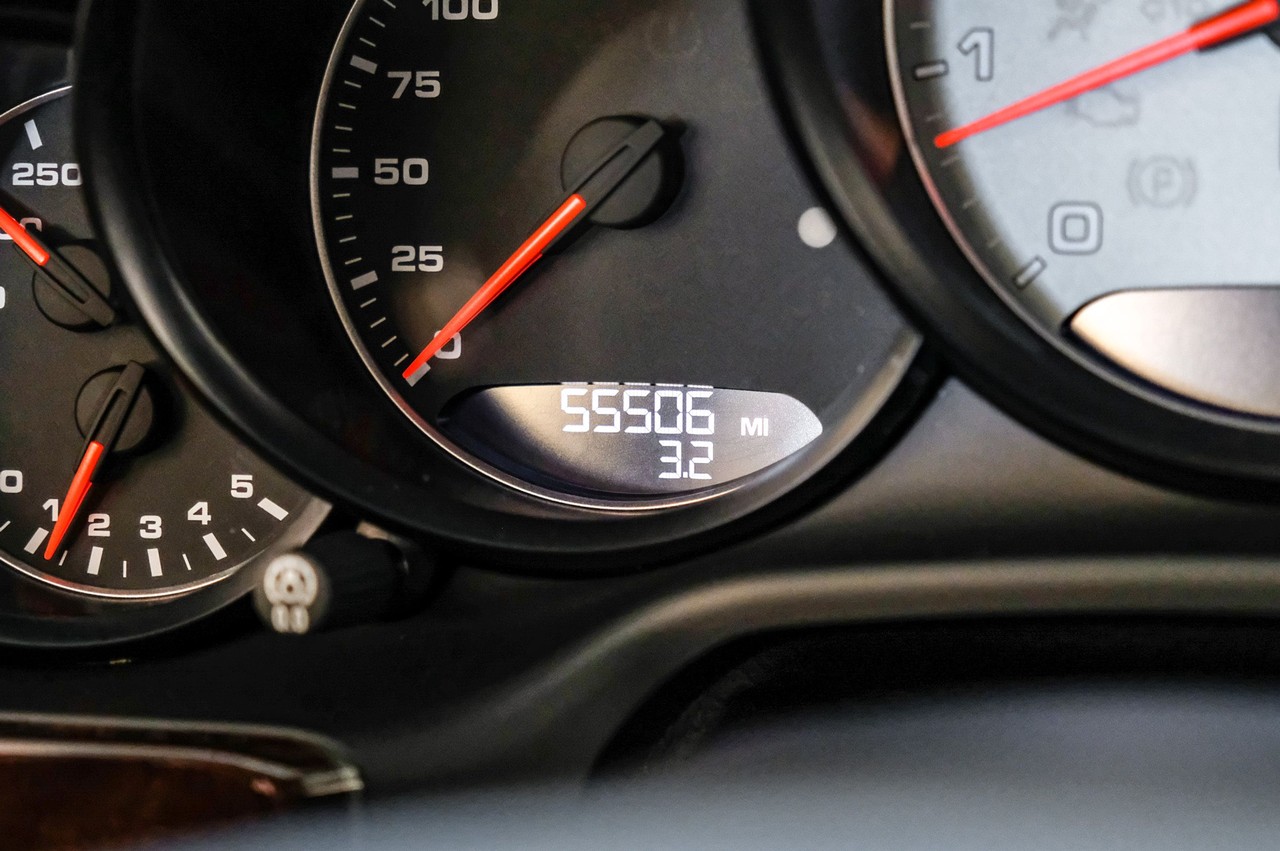 Porsche Panamera Vehicle Main Gallery Image 19