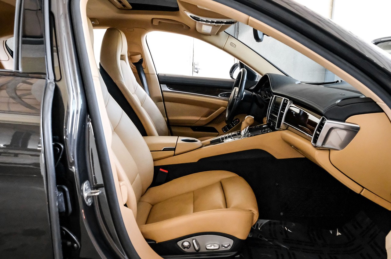 Porsche Panamera Vehicle Main Gallery Image 33