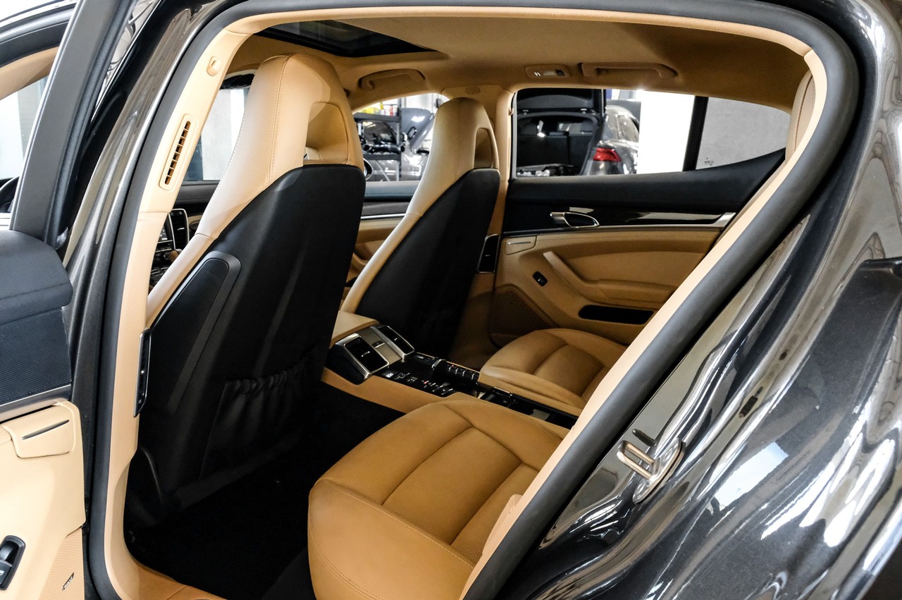 Porsche Panamera Vehicle Main Gallery Image 37