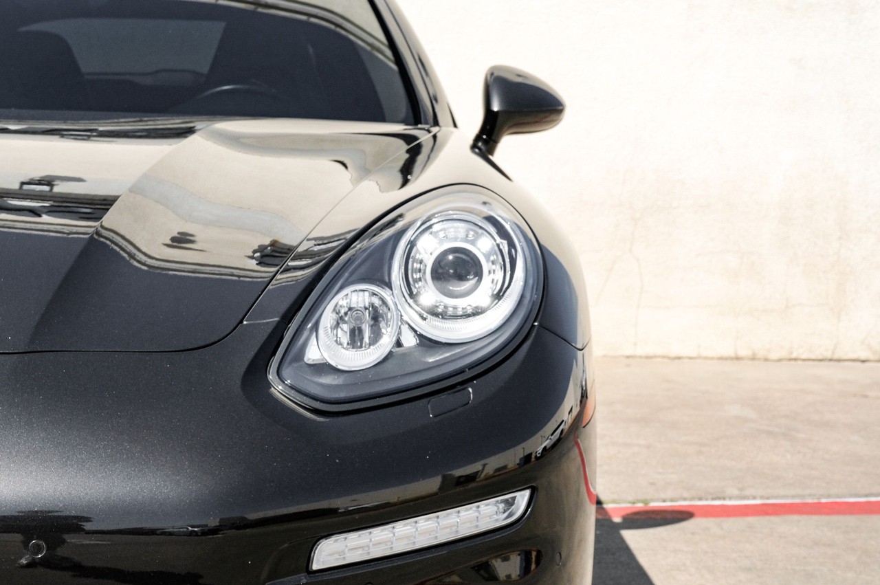 Porsche Panamera Vehicle Main Gallery Image 44