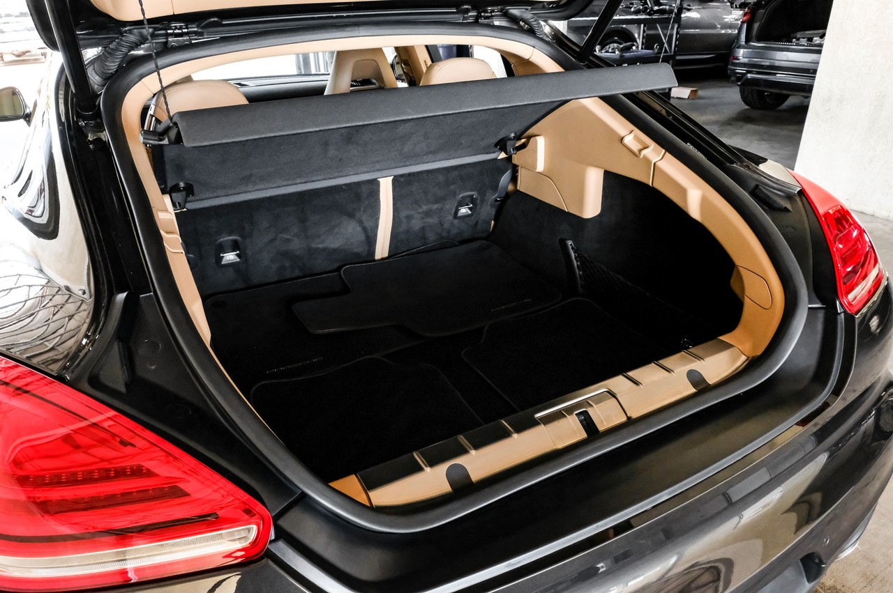 Porsche Panamera Vehicle Main Gallery Image 47