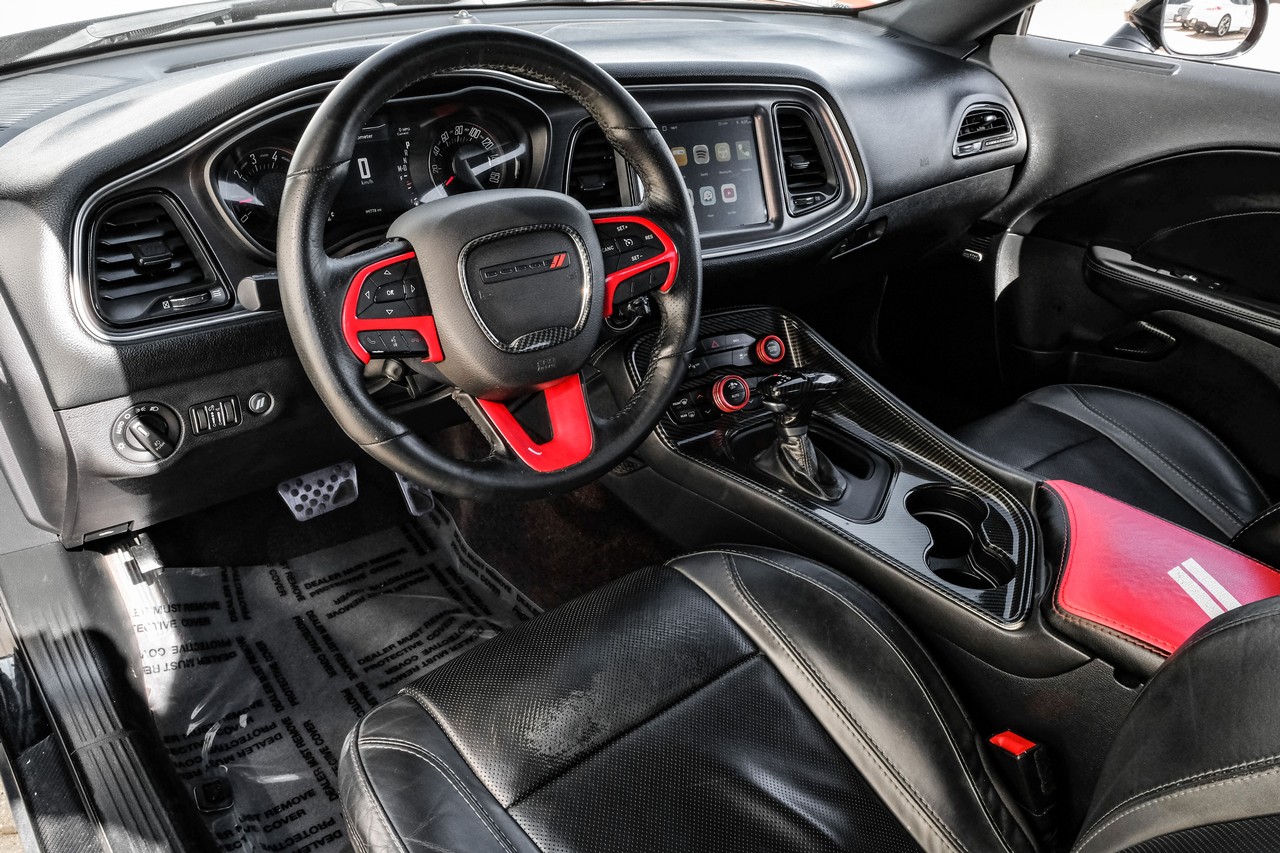 Dodge Challenger Vehicle Main Gallery Image 03