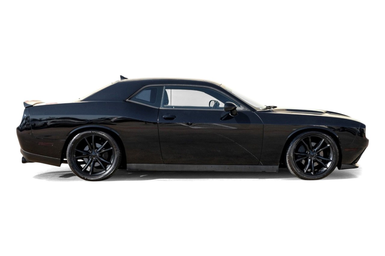 Dodge Challenger Vehicle Main Gallery Image 07