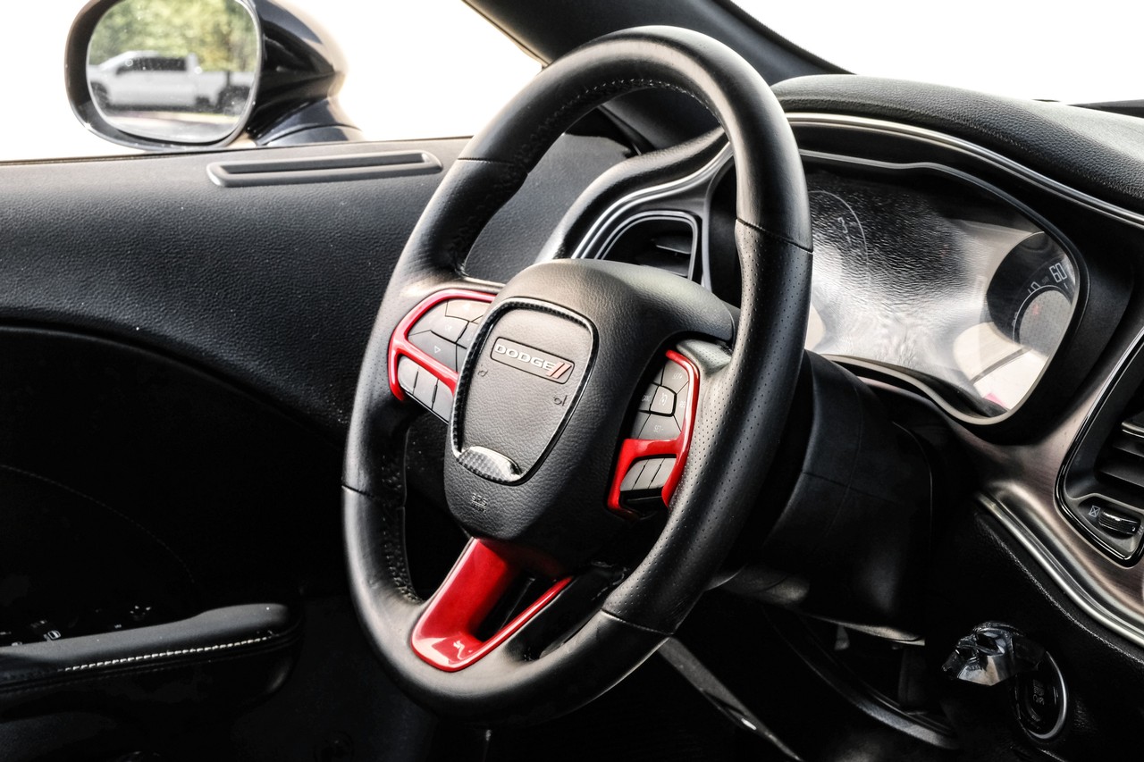 Dodge Challenger Vehicle Main Gallery Image 13