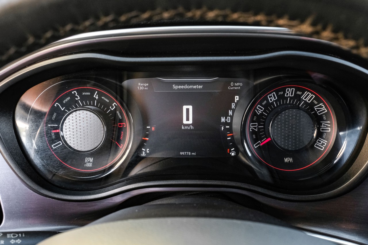 Dodge Challenger Vehicle Main Gallery Image 17