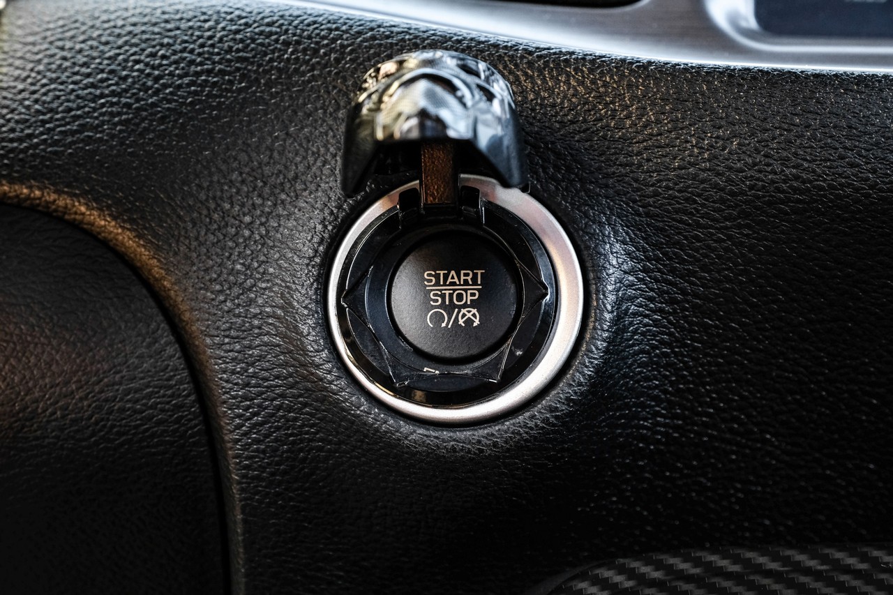 Dodge Challenger Vehicle Main Gallery Image 19