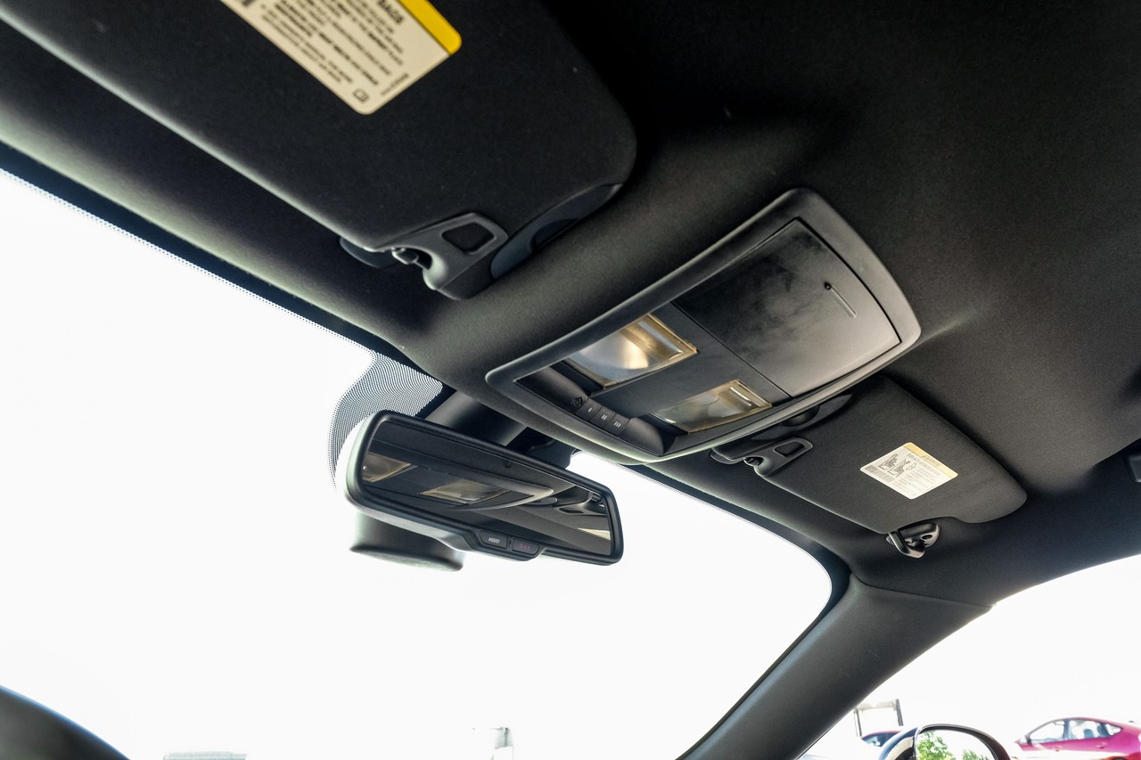 Dodge Challenger Vehicle Main Gallery Image 26