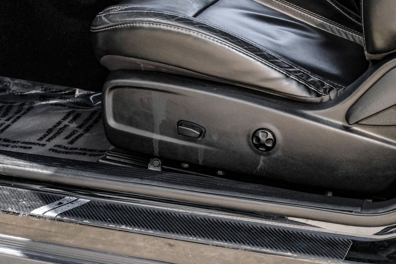 Dodge Challenger Vehicle Main Gallery Image 31