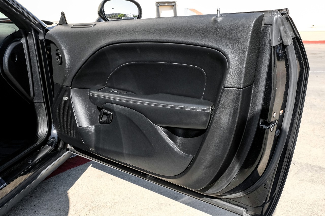 Dodge Challenger Vehicle Main Gallery Image 37