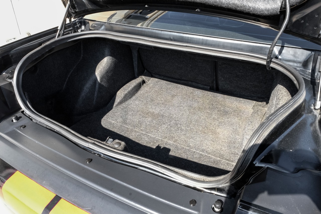 Dodge Challenger Vehicle Main Gallery Image 40