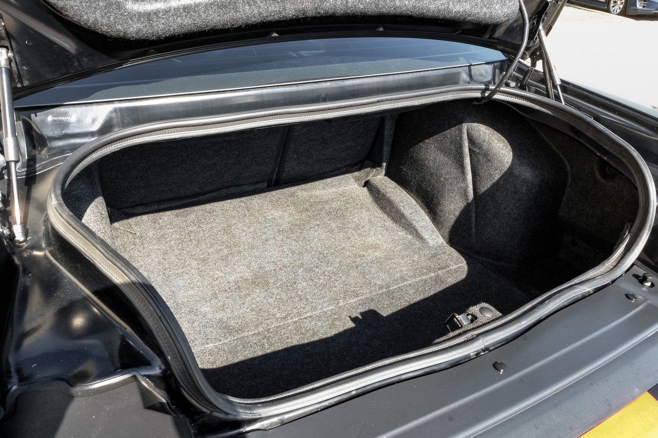 Dodge Challenger Vehicle Main Gallery Image 41