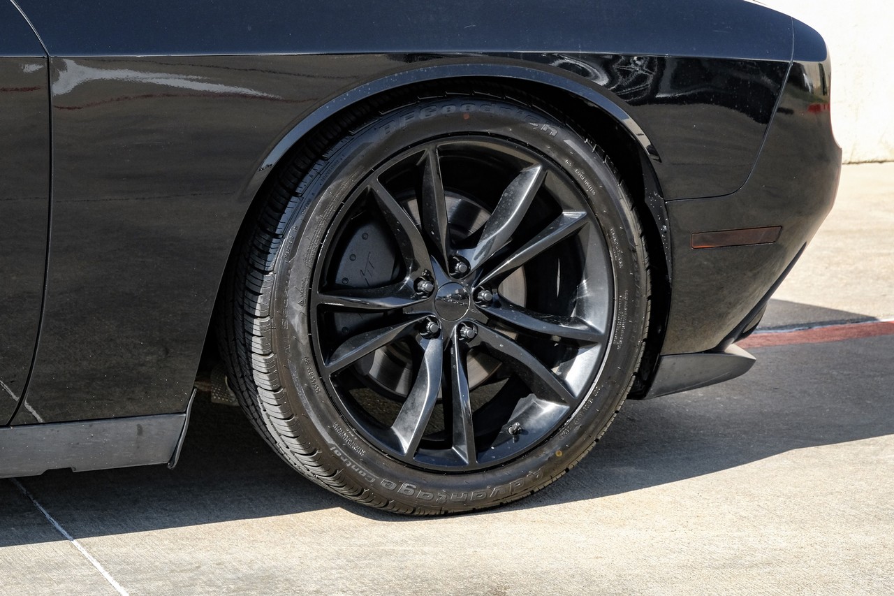 Dodge Challenger Vehicle Main Gallery Image 43