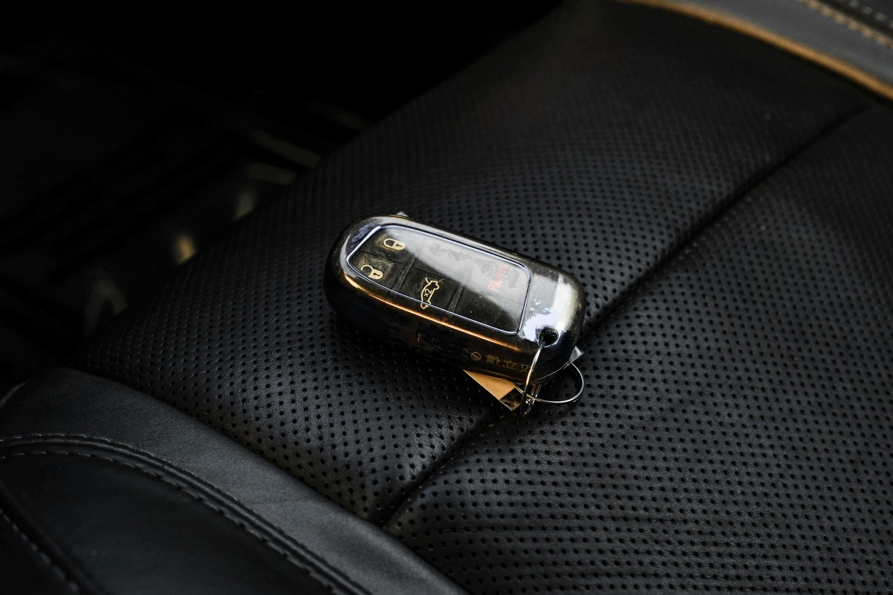 Dodge Challenger Vehicle Main Gallery Image 46