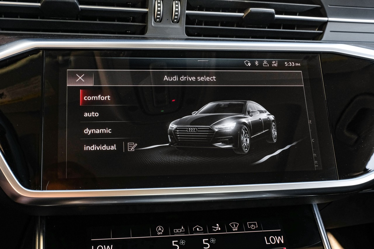 Audi A7 Vehicle Main Gallery Image 32
