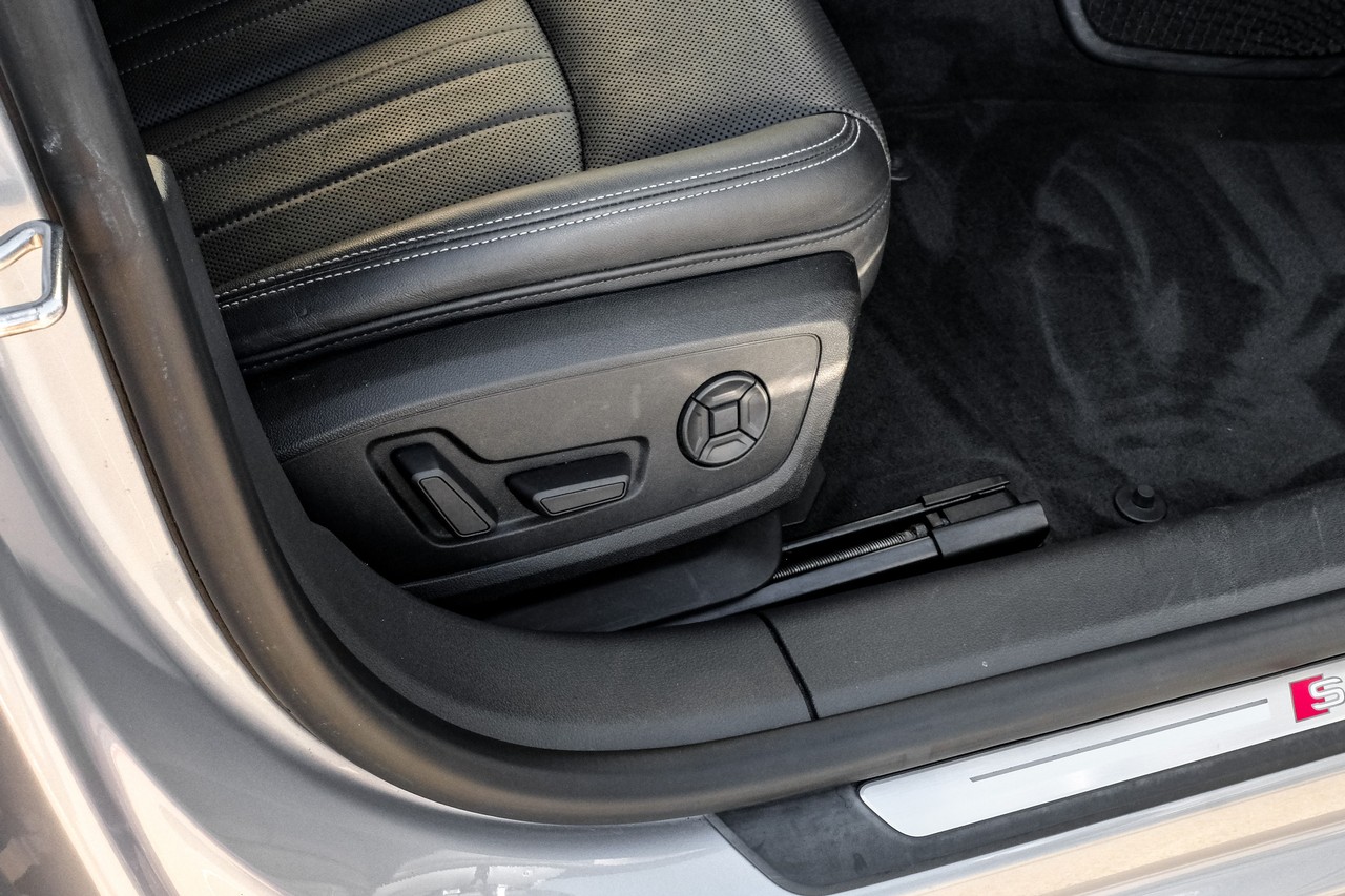 Audi A7 Vehicle Main Gallery Image 37