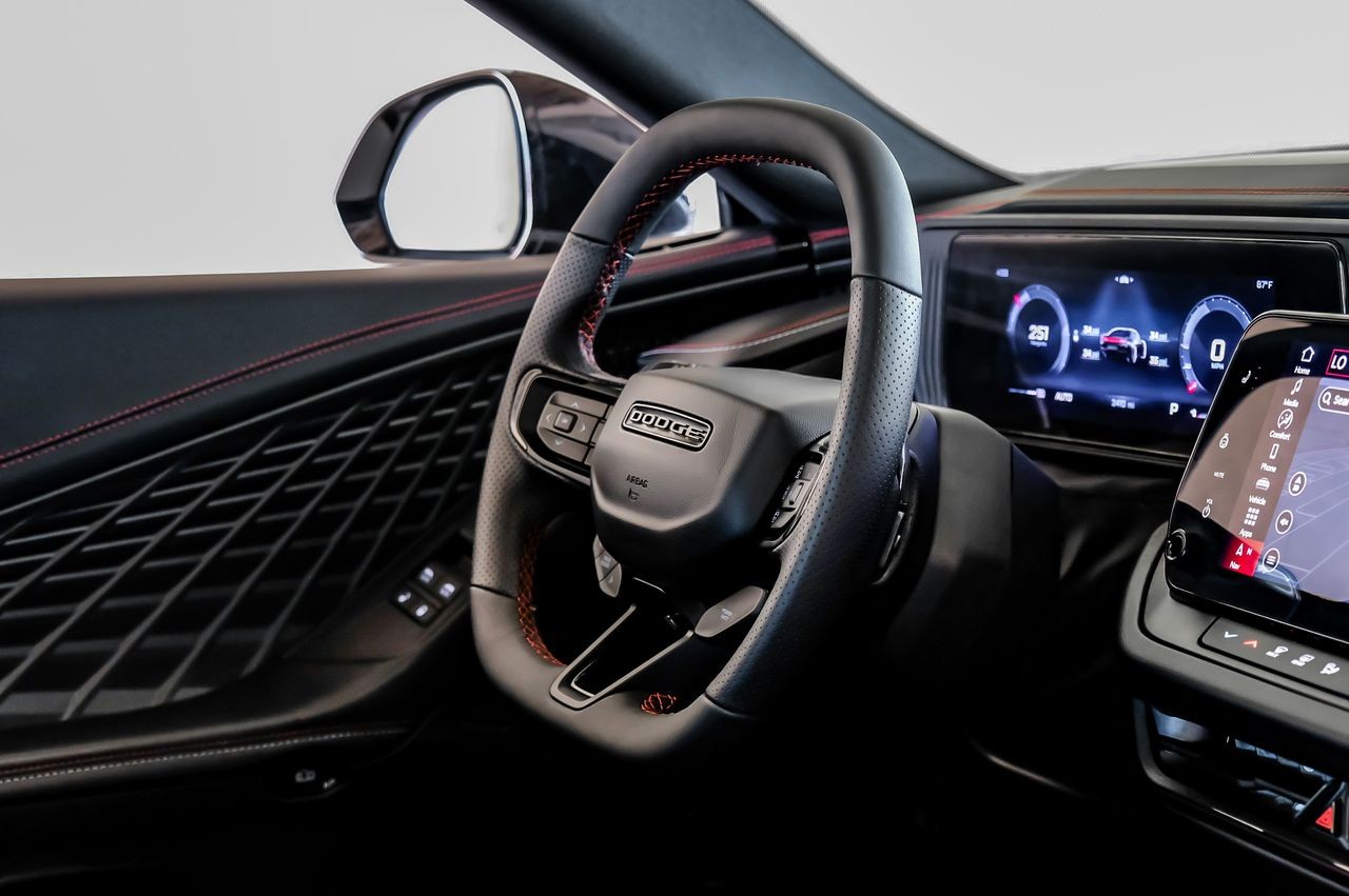 Dodge Charger Daytona Vehicle Main Gallery Image 13