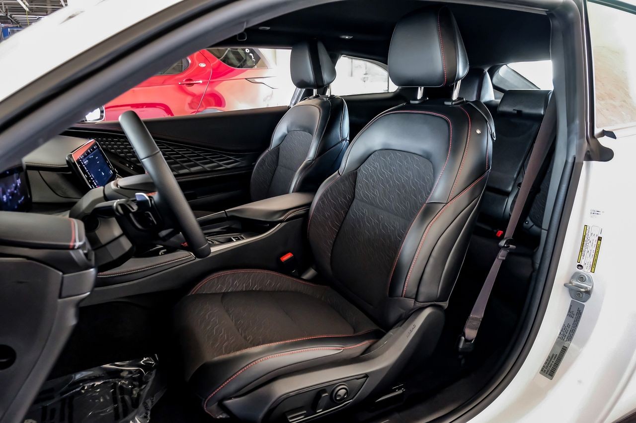 Dodge Charger Daytona Vehicle Main Gallery Image 32