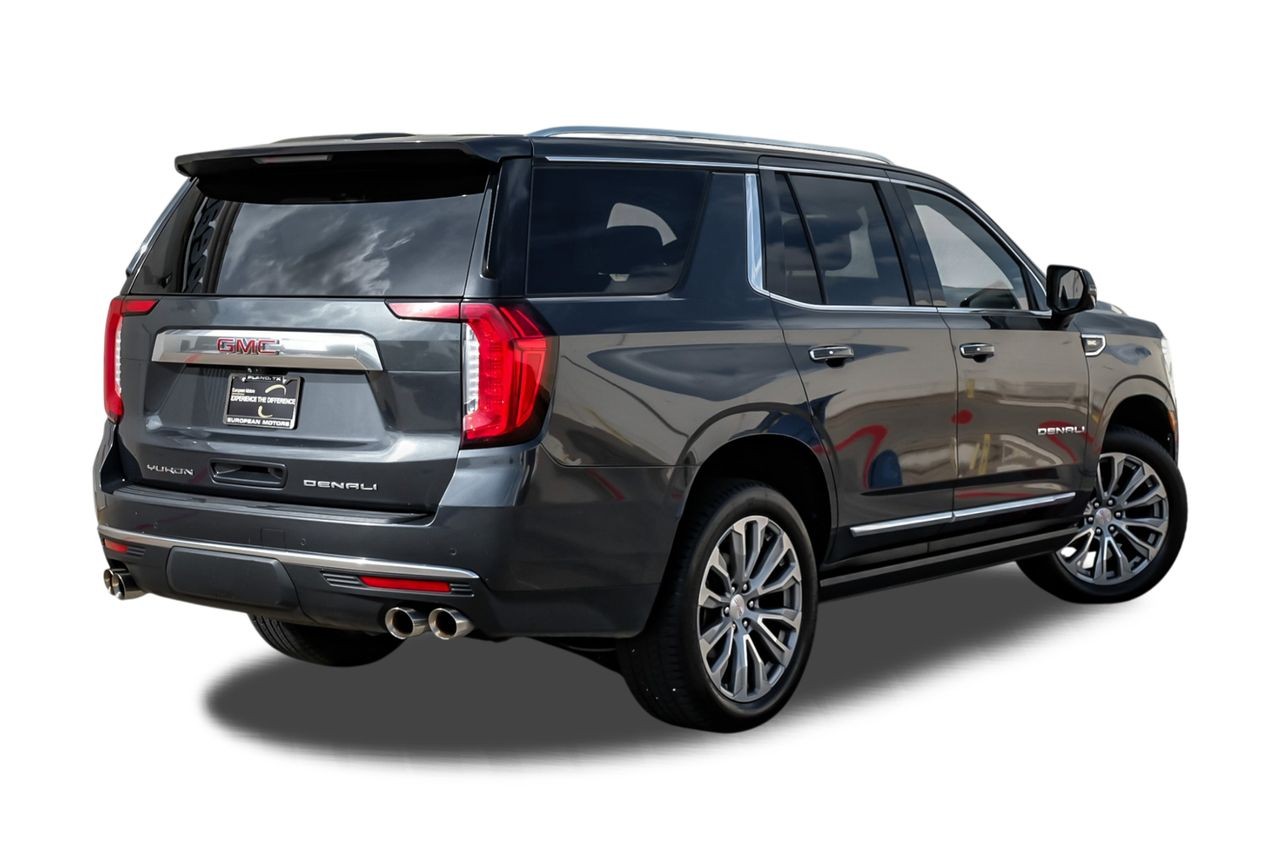 GMC Yukon Vehicle Main Gallery Image 09