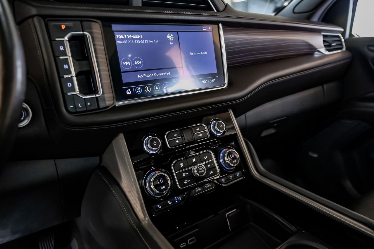 GMC Yukon Vehicle Main Gallery Image 26