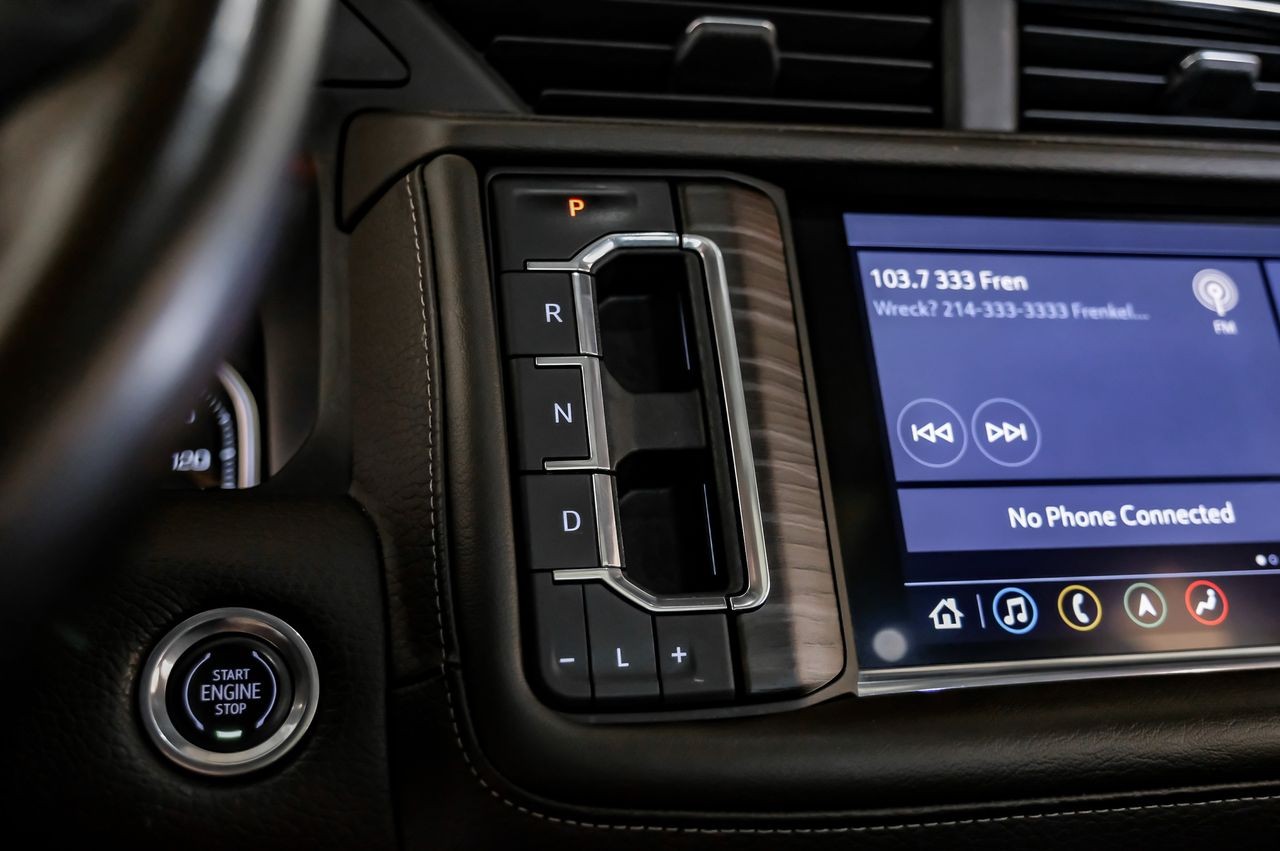 GMC Yukon Vehicle Main Gallery Image 27