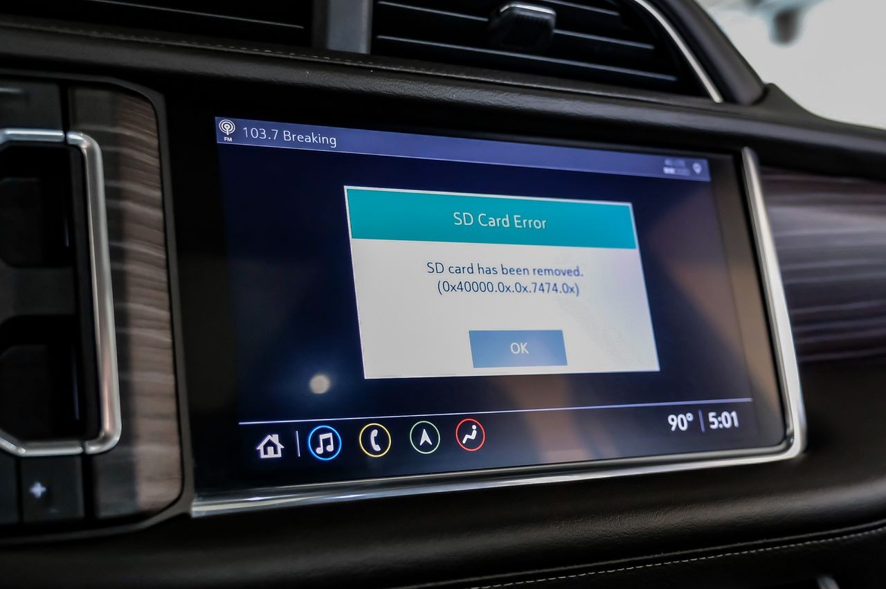 GMC Yukon Vehicle Main Gallery Image 35