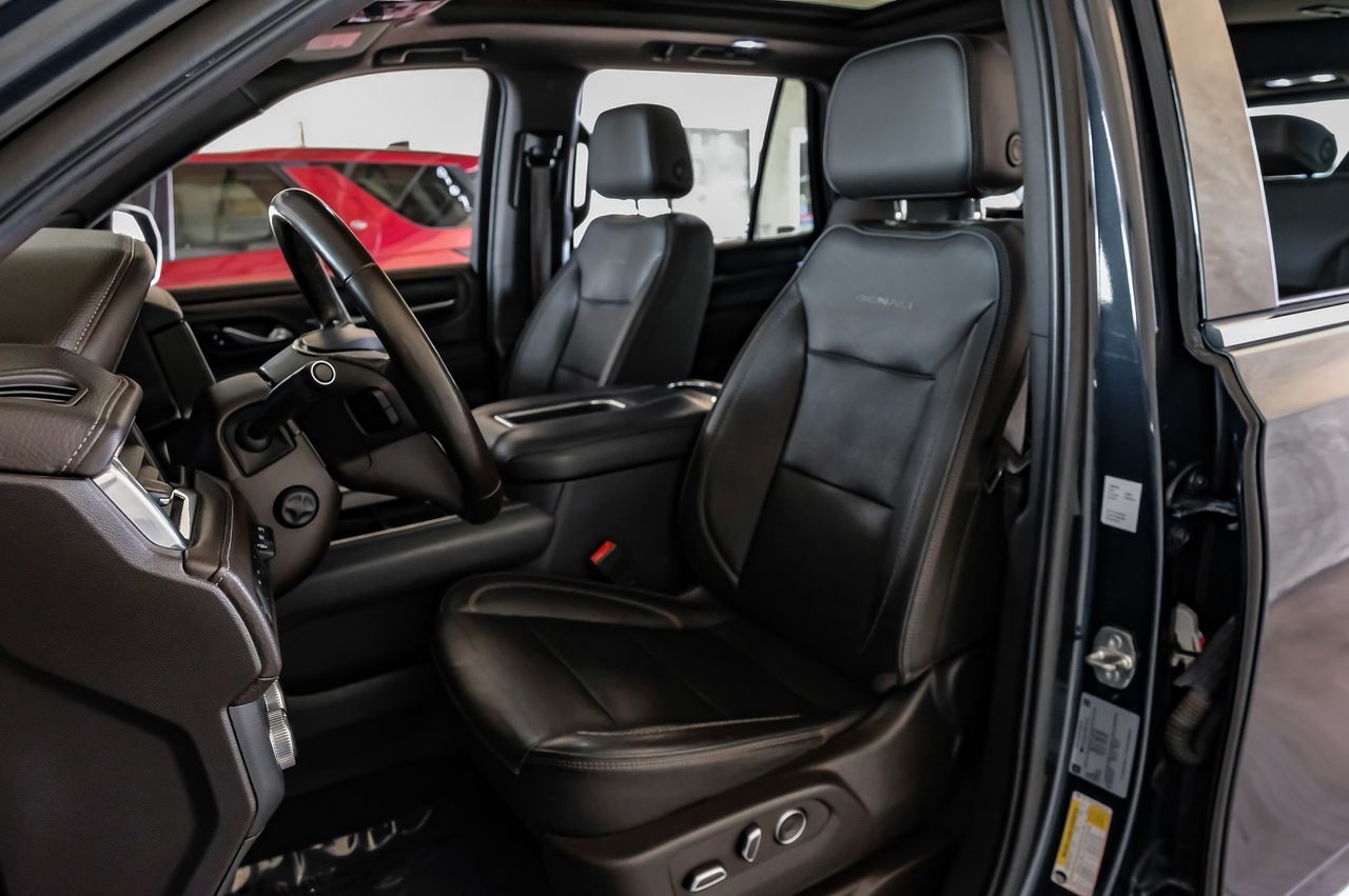 GMC Yukon Vehicle Main Gallery Image 38