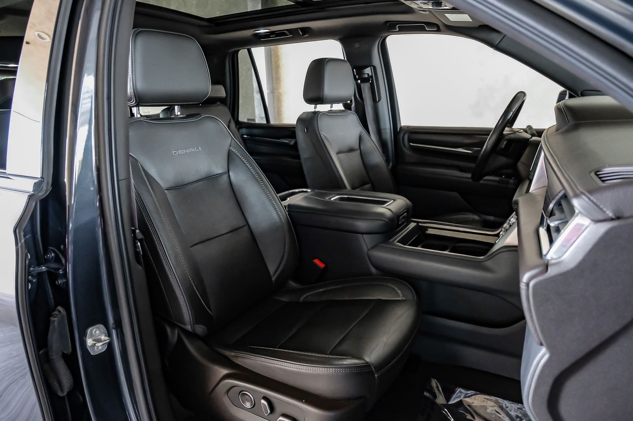 GMC Yukon Vehicle Main Gallery Image 41