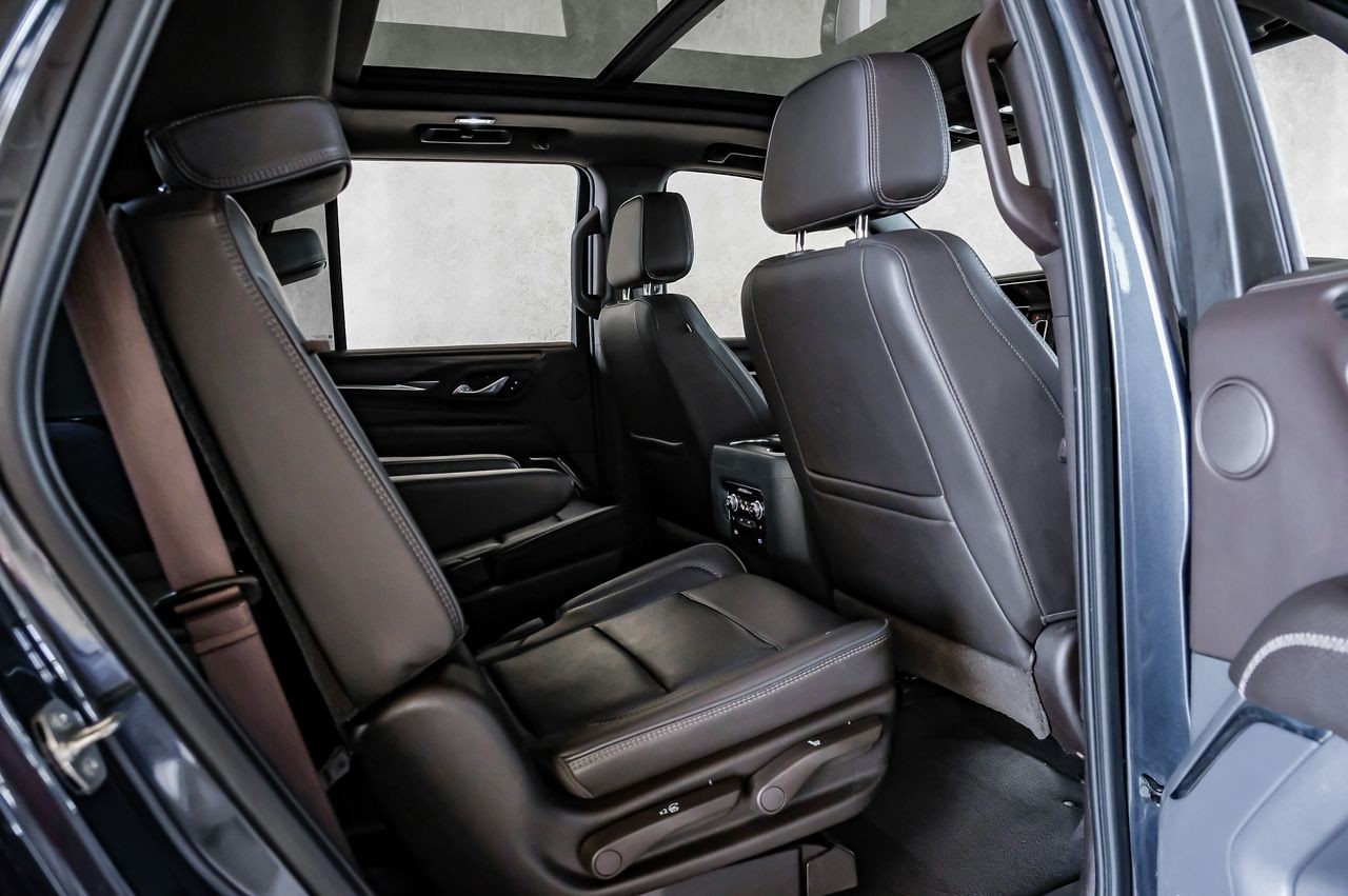 GMC Yukon Vehicle Main Gallery Image 44