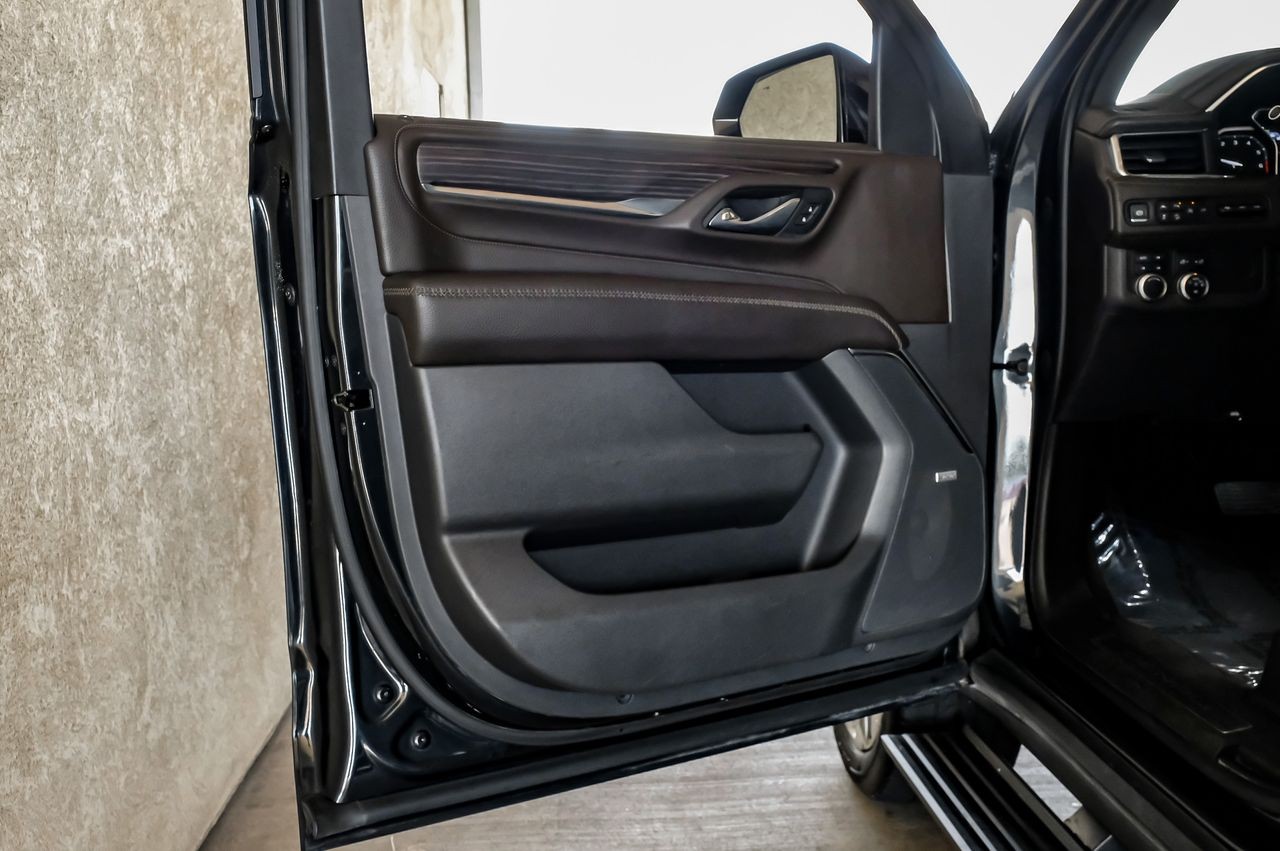 GMC Yukon Vehicle Main Gallery Image 51