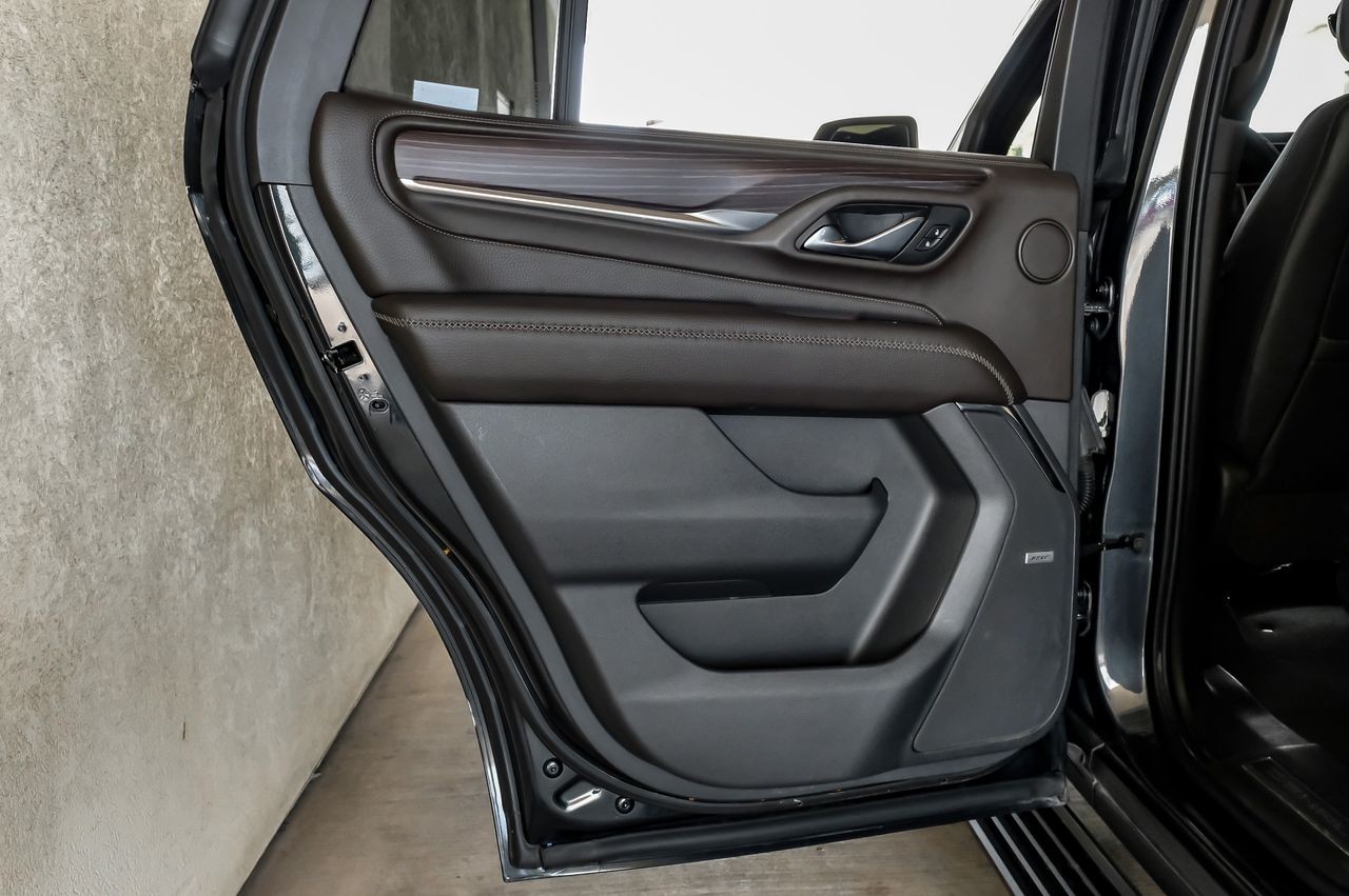 GMC Yukon Vehicle Main Gallery Image 53