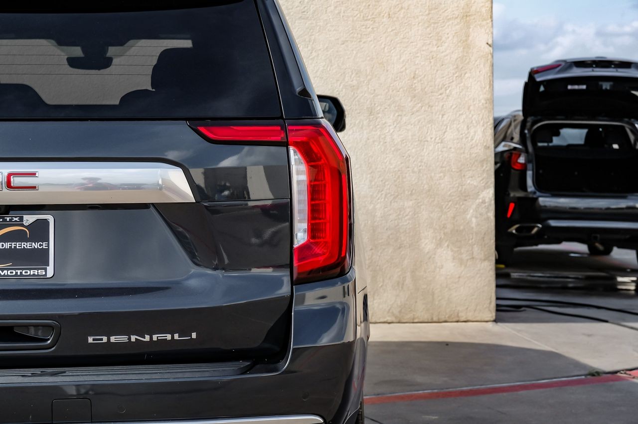 GMC Yukon Vehicle Main Gallery Image 56