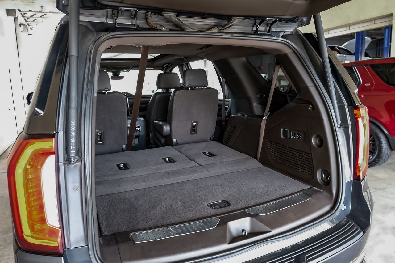 GMC Yukon Vehicle Main Gallery Image 58