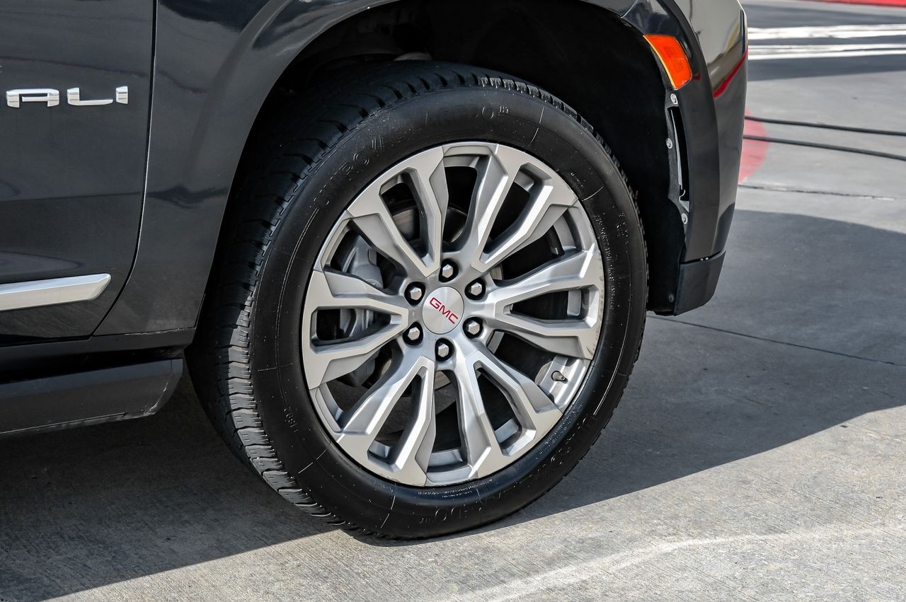 GMC Yukon Vehicle Main Gallery Image 61