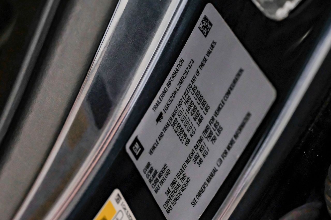 GMC Yukon Vehicle Main Gallery Image 65