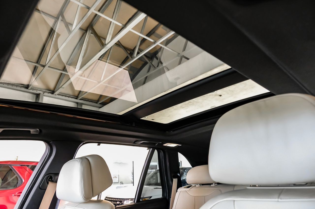 BMW X5 Vehicle Main Gallery Image 05