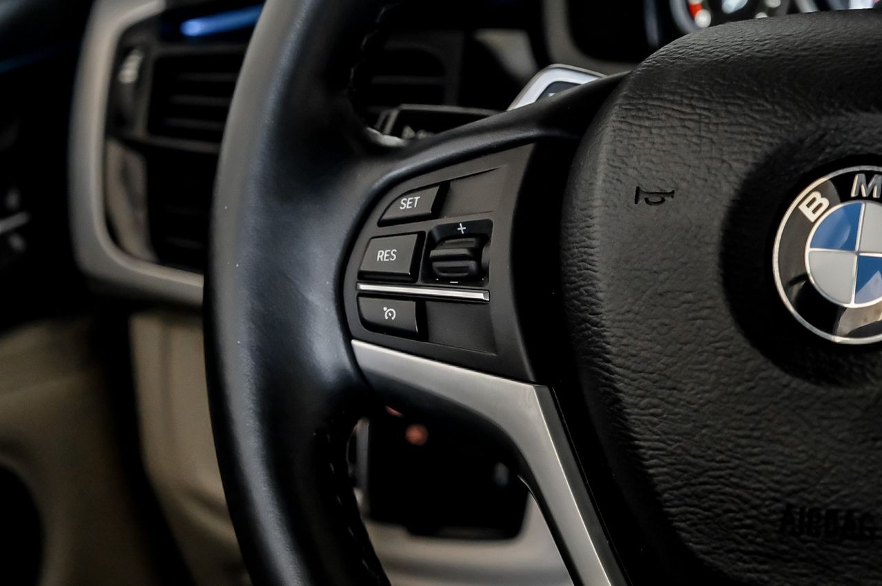 BMW X5 Vehicle Main Gallery Image 18