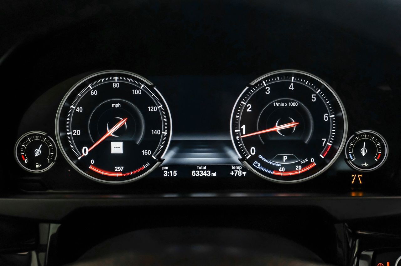 BMW X5 Vehicle Main Gallery Image 20