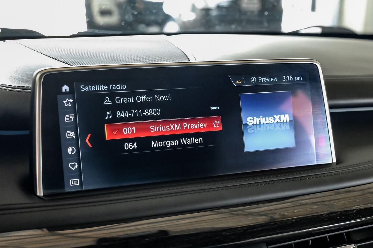 BMW X5 Vehicle Main Gallery Image 33