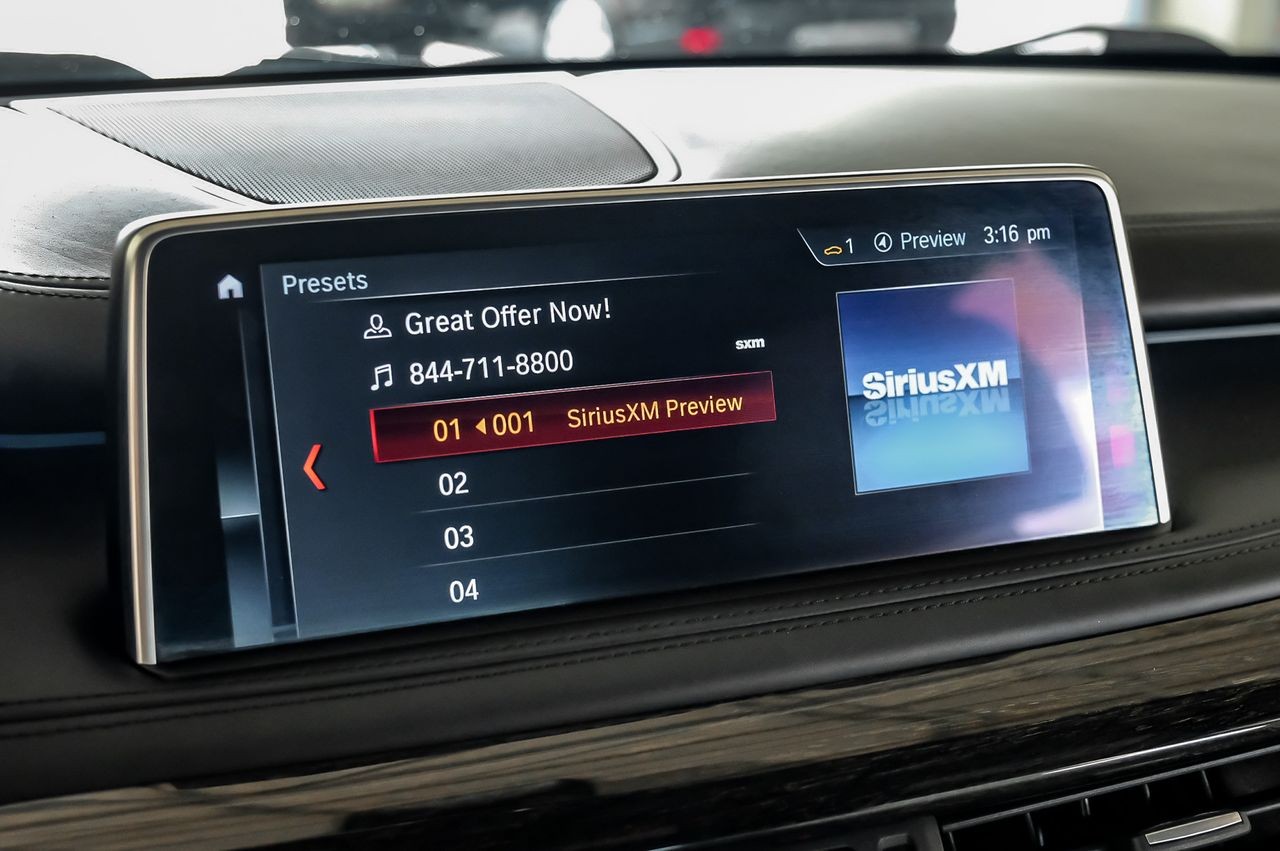 BMW X5 Vehicle Main Gallery Image 34